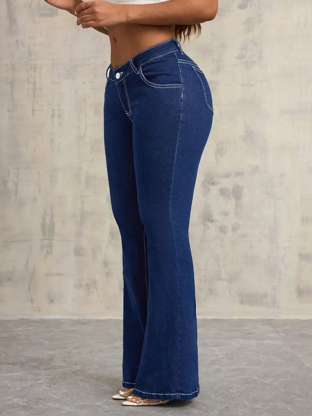 Mid-Rise Straight Leg Jeans with Pockets
