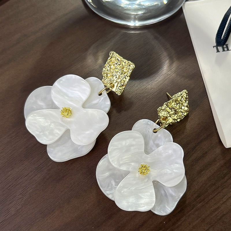 Light Luxury Style Earrings