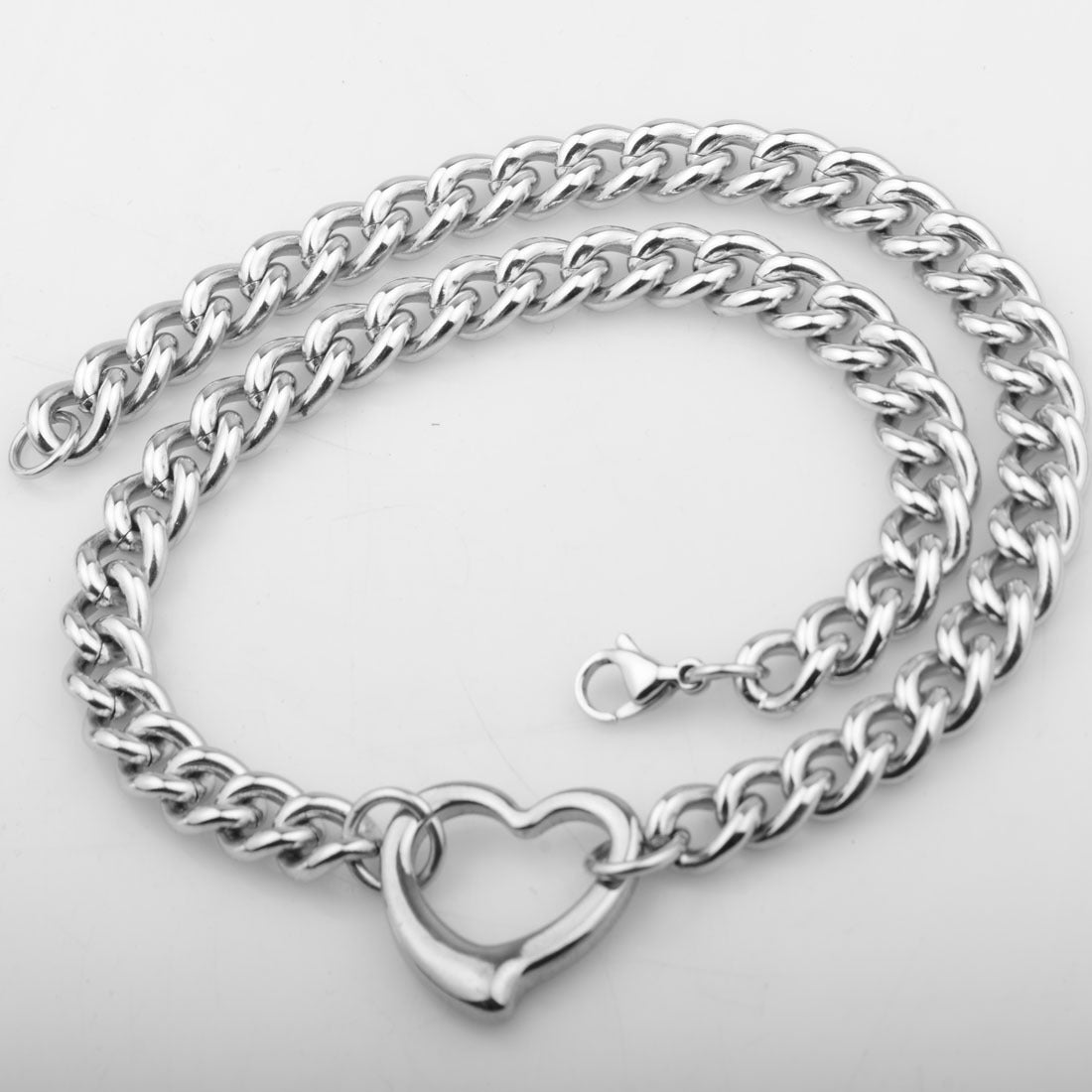 Women's fashionable and sexy titanium steel stainless steel hollow heart-shaped twisted chain choker necklace