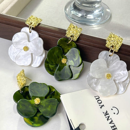 Light Luxury Style Earrings